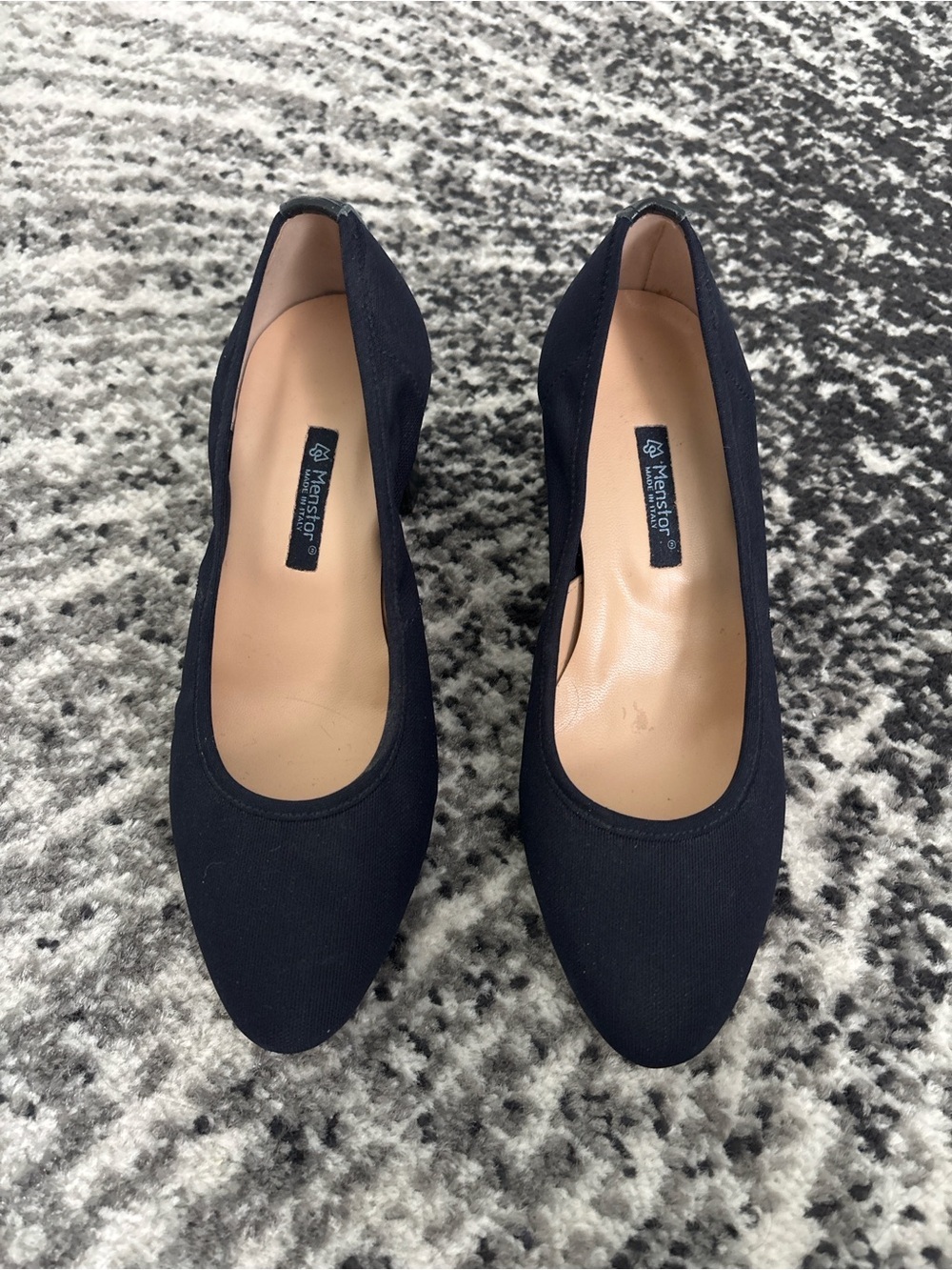 Classic Black Low Heel Pumps Made in Italy Size 35/5